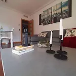 Piso céntrico con piscina,parking y jacuzzi