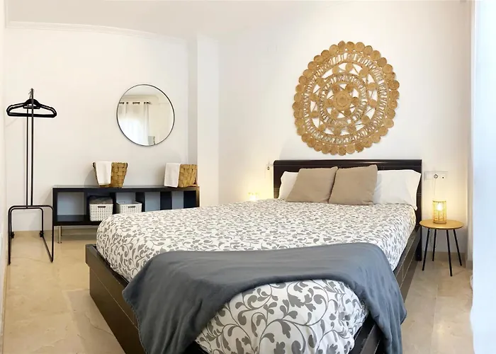 Apartamentos Puente Miraflores