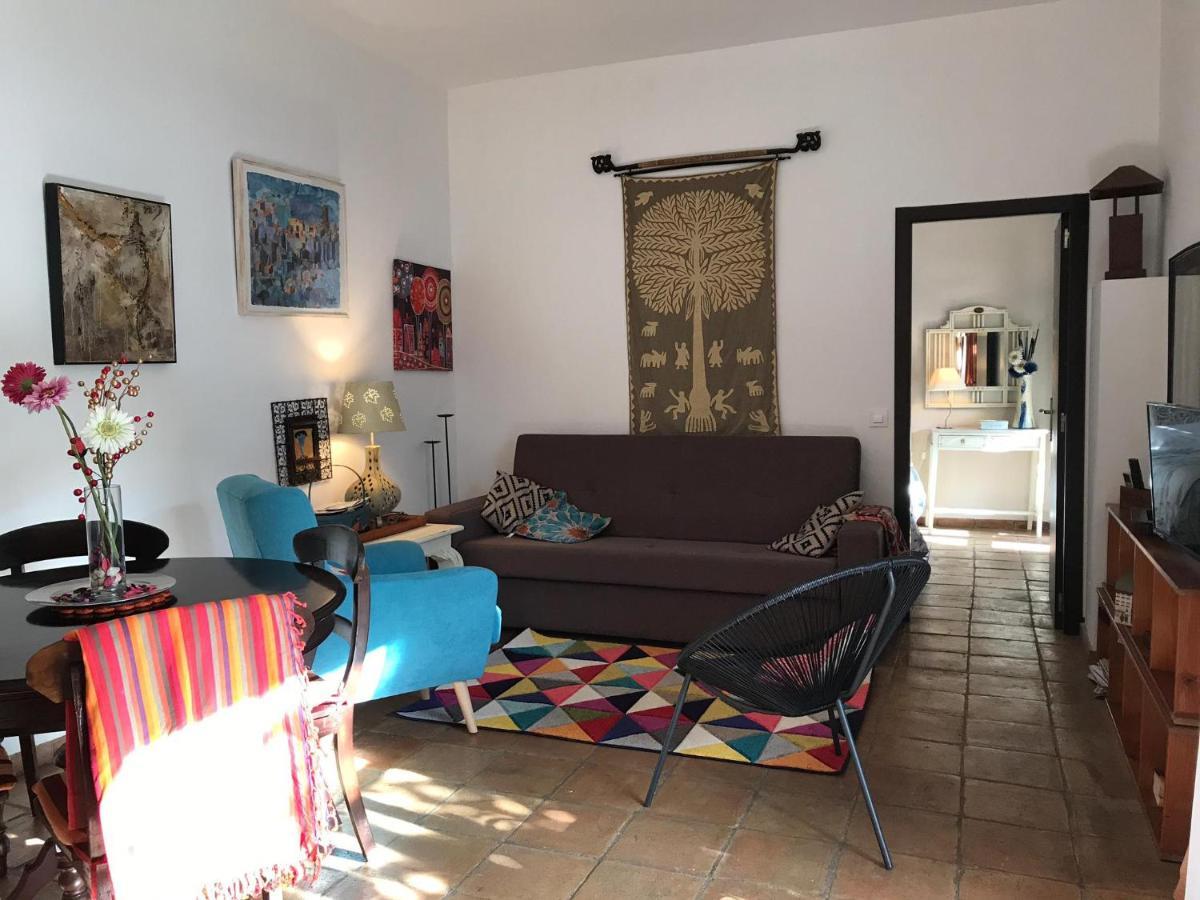 Patio Del Limonero