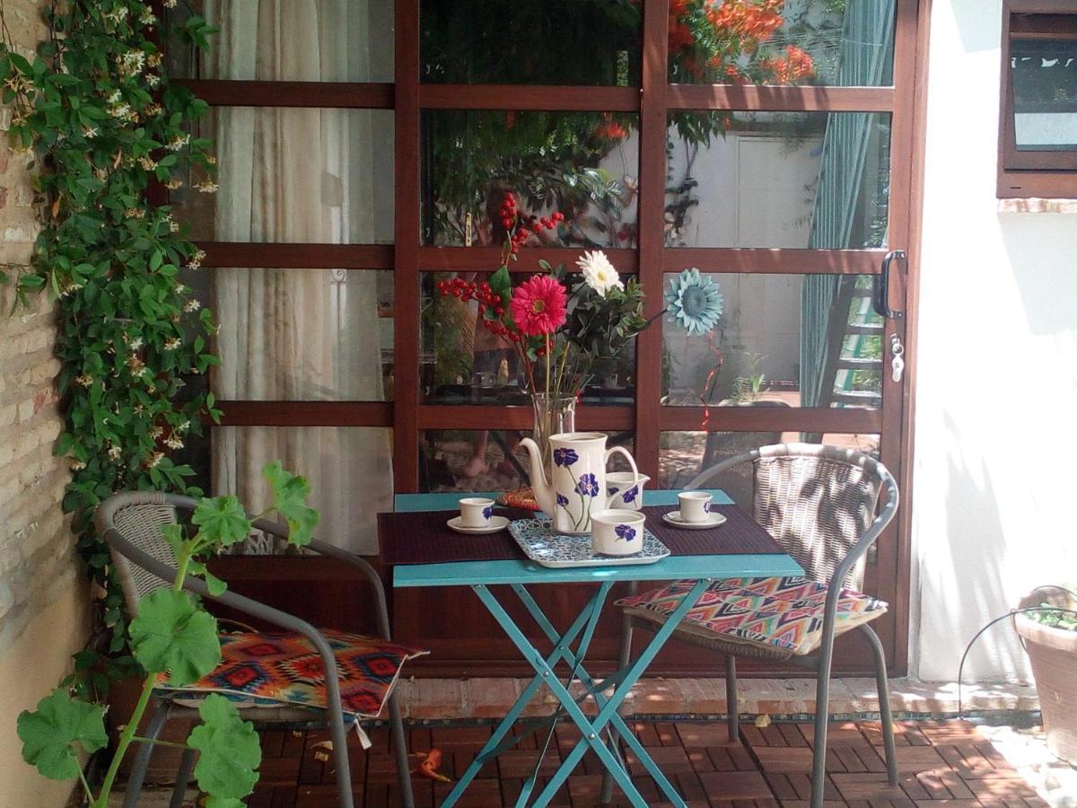 Patio Del Limonero
