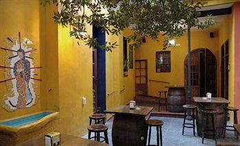Casa De Azulejos Hotel 2*