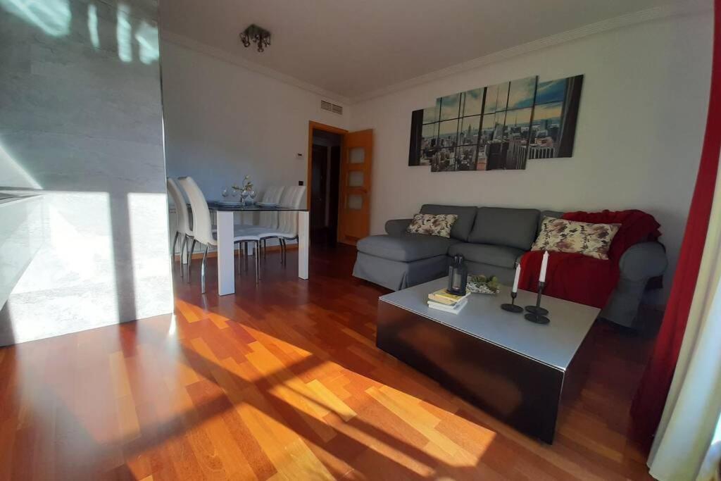 Piso Céntrico Con Piscina,parking Y Jacuzzi Apartamento *