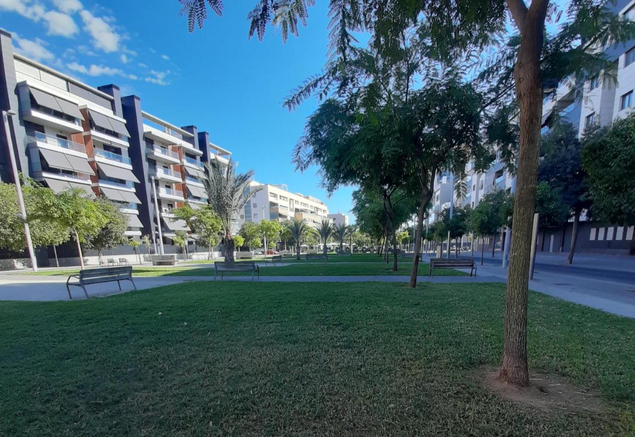 Apartamento Piso Céntrico Con Piscina,parking Y Jacuzzi *