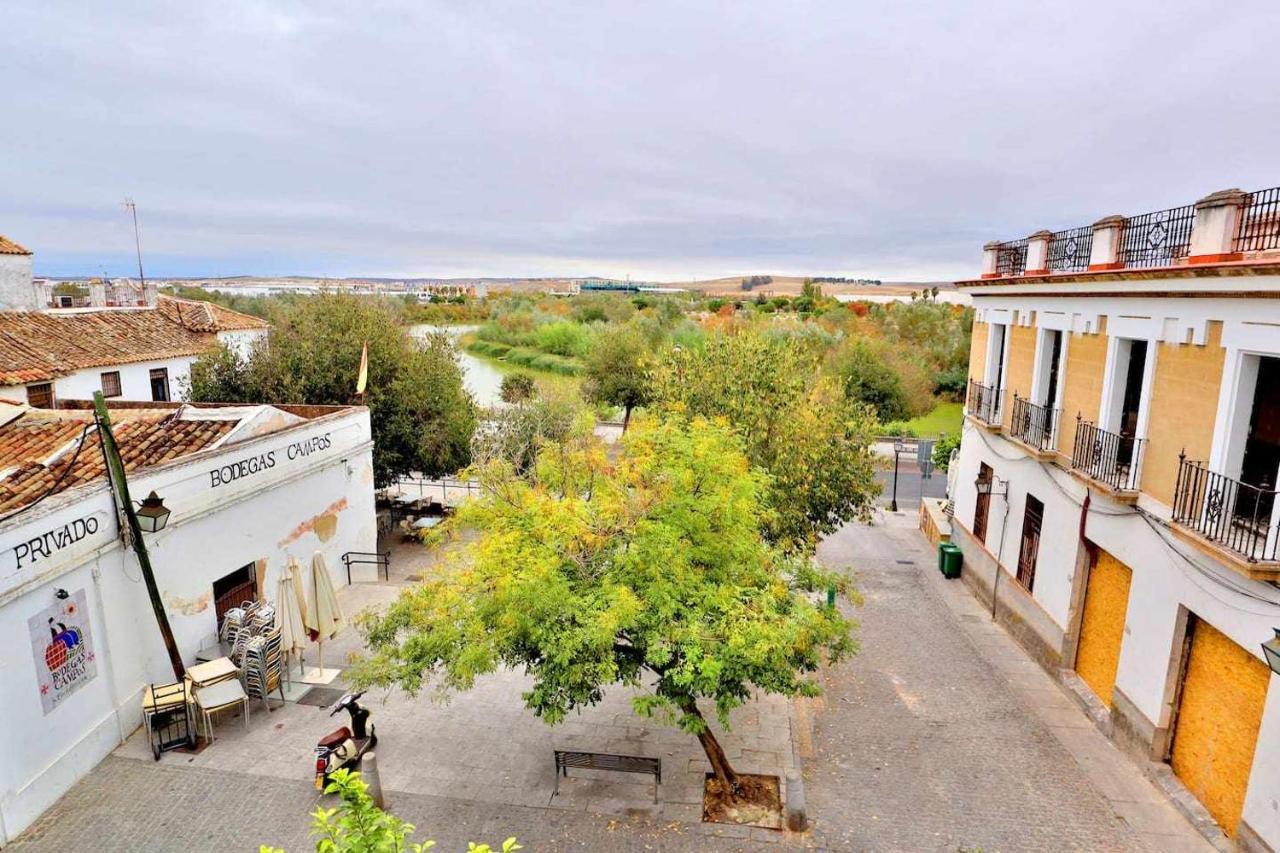 Paseo De La Ribera *