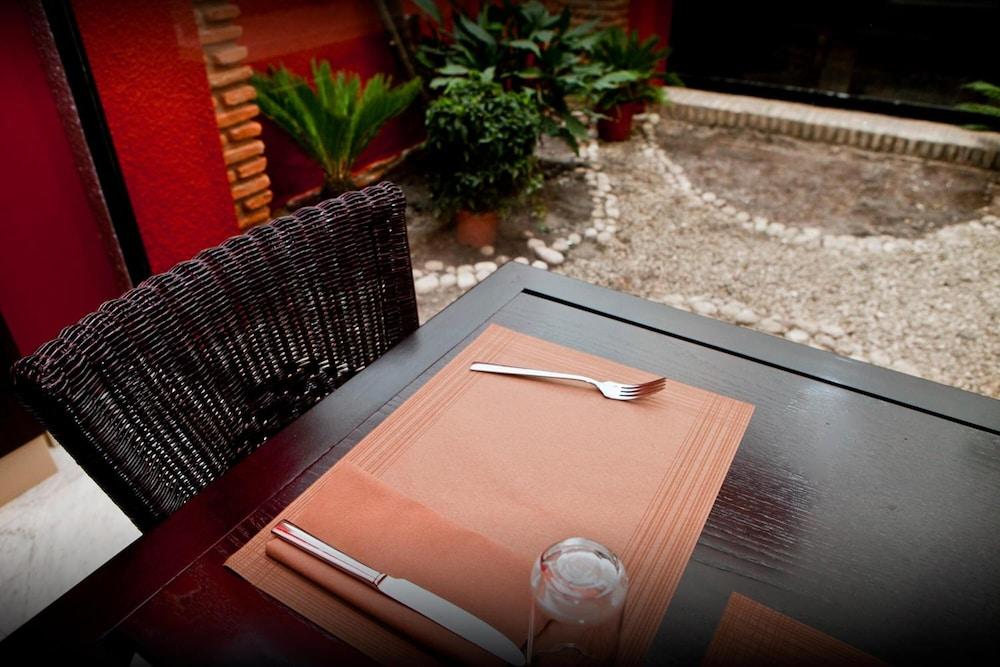 Colon Hotel 2*