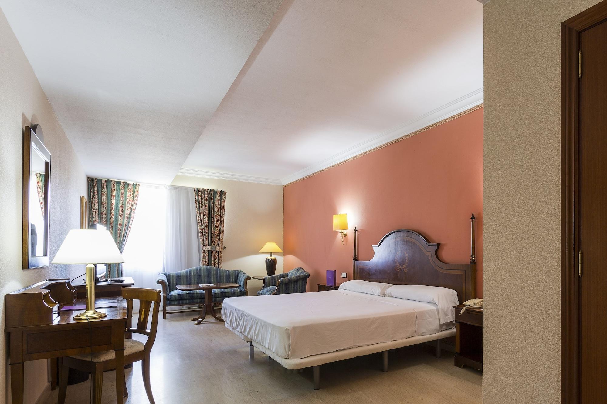 Hotel Ayre 4*