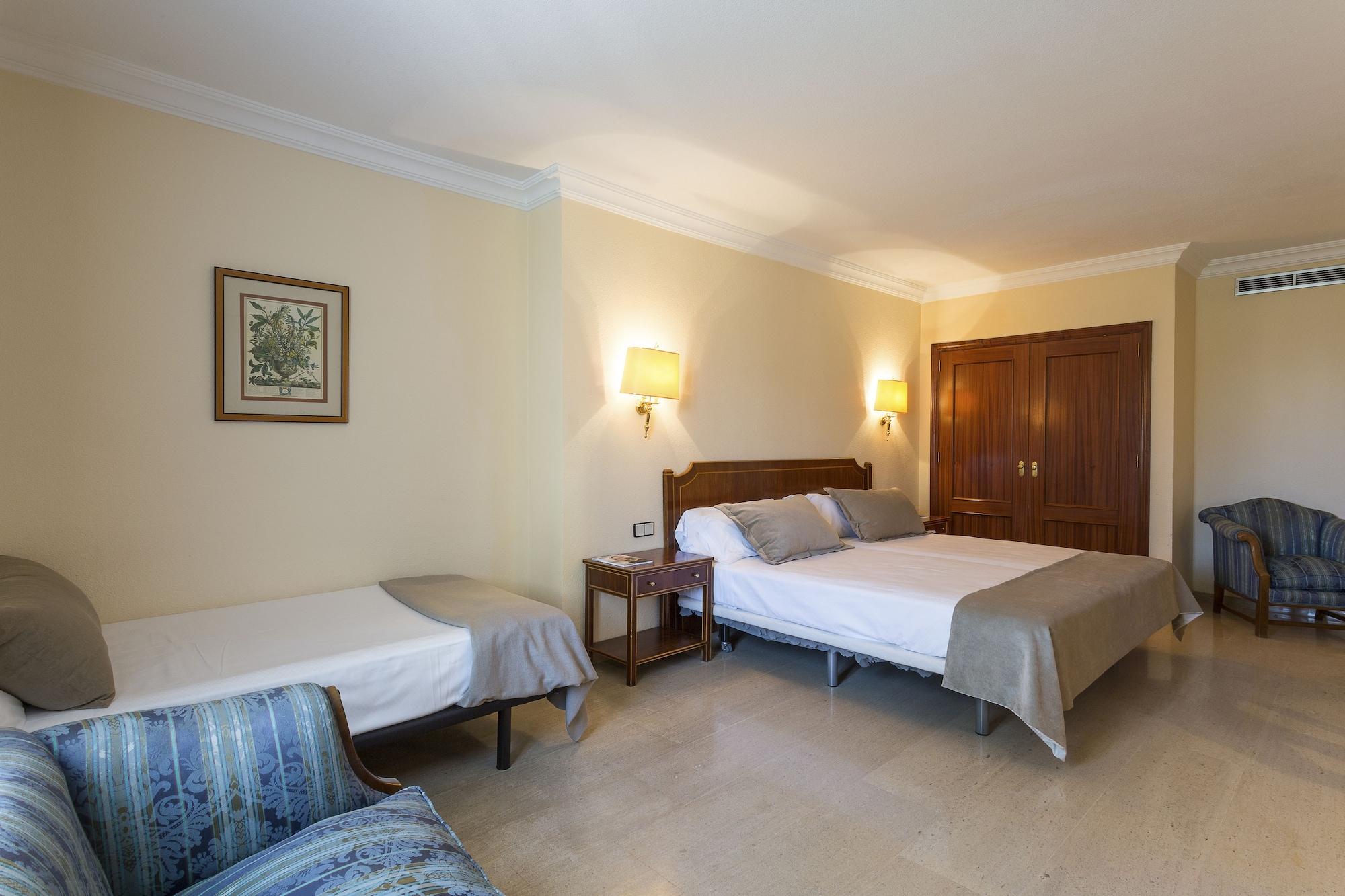 Hotel Ayre 4*