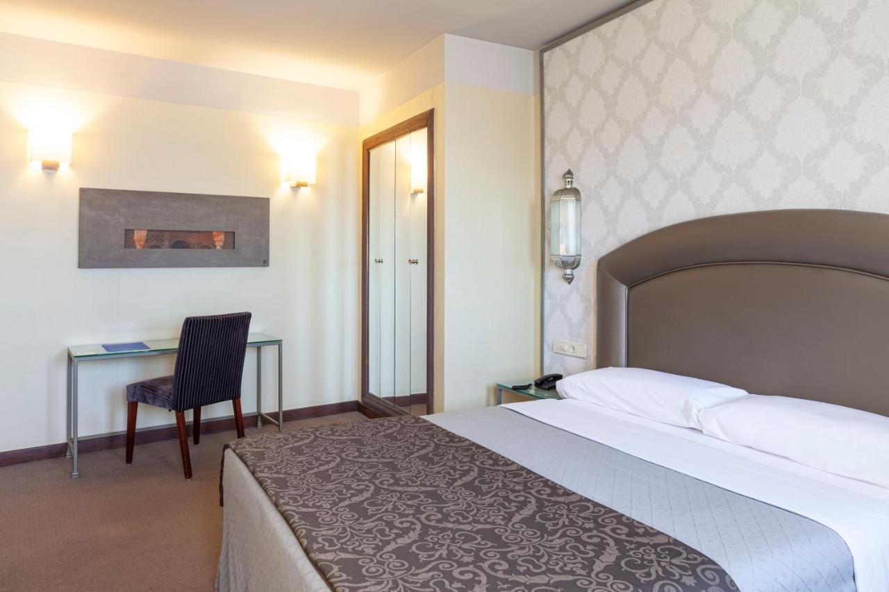 Maciá Alfaros Hotel 4*