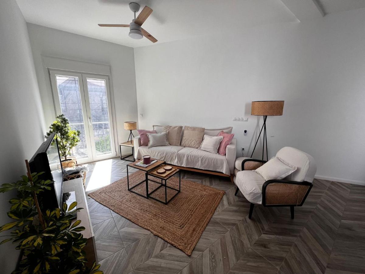 Apartment Luxury New 6 Pax Apart Downtown. *