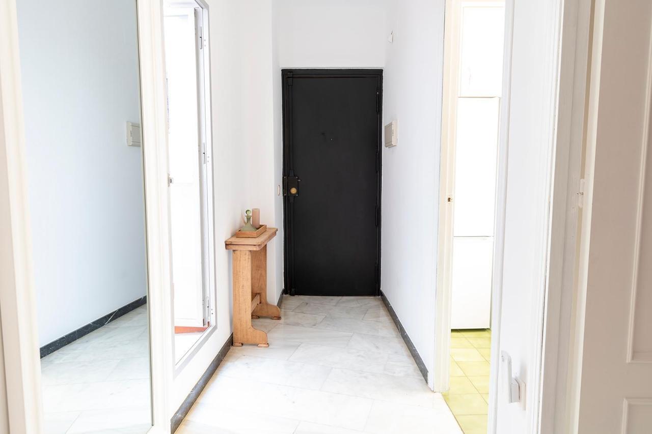 Ziba Only Families Apartment