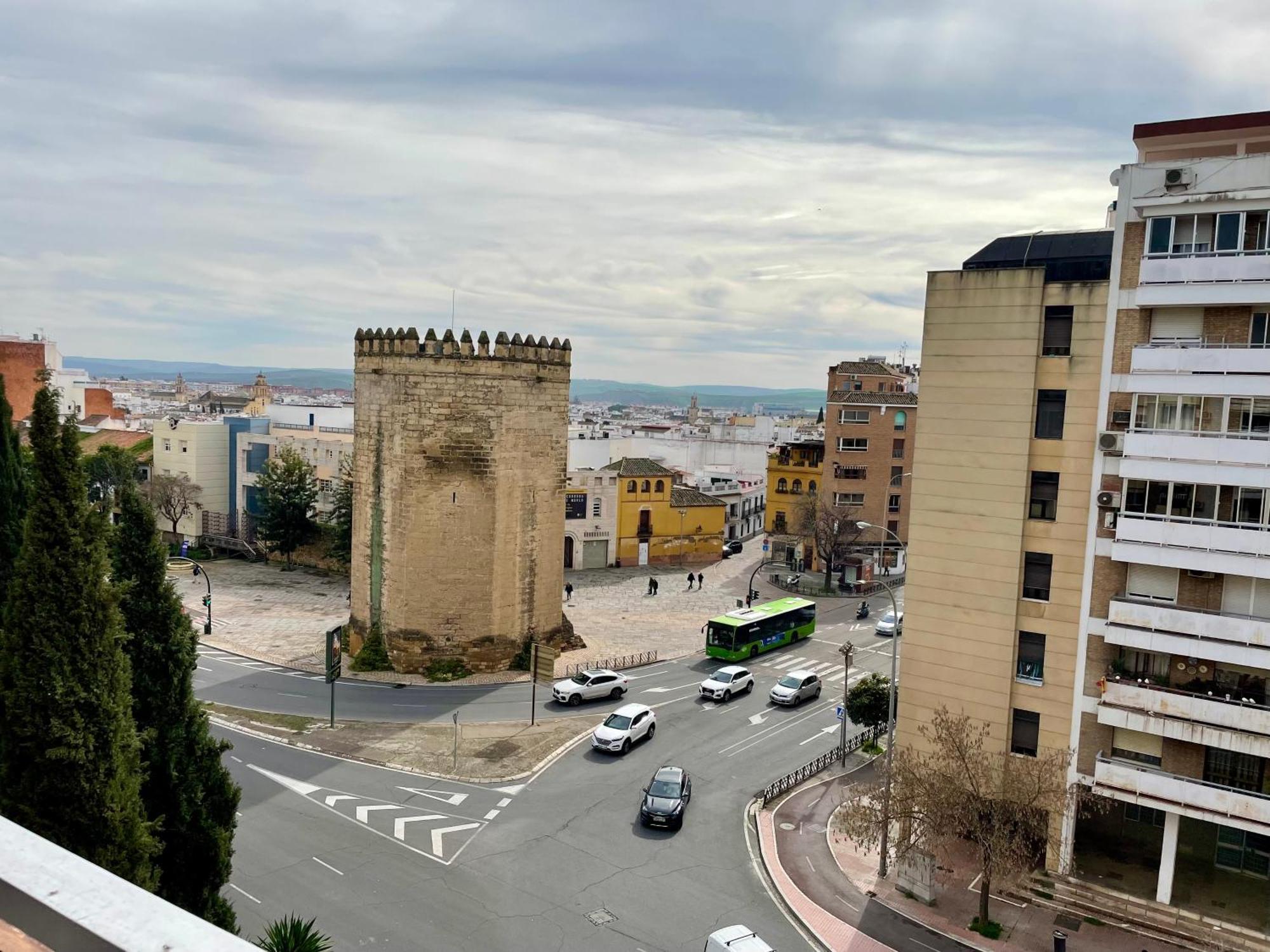 Cordoban Torre Apartment