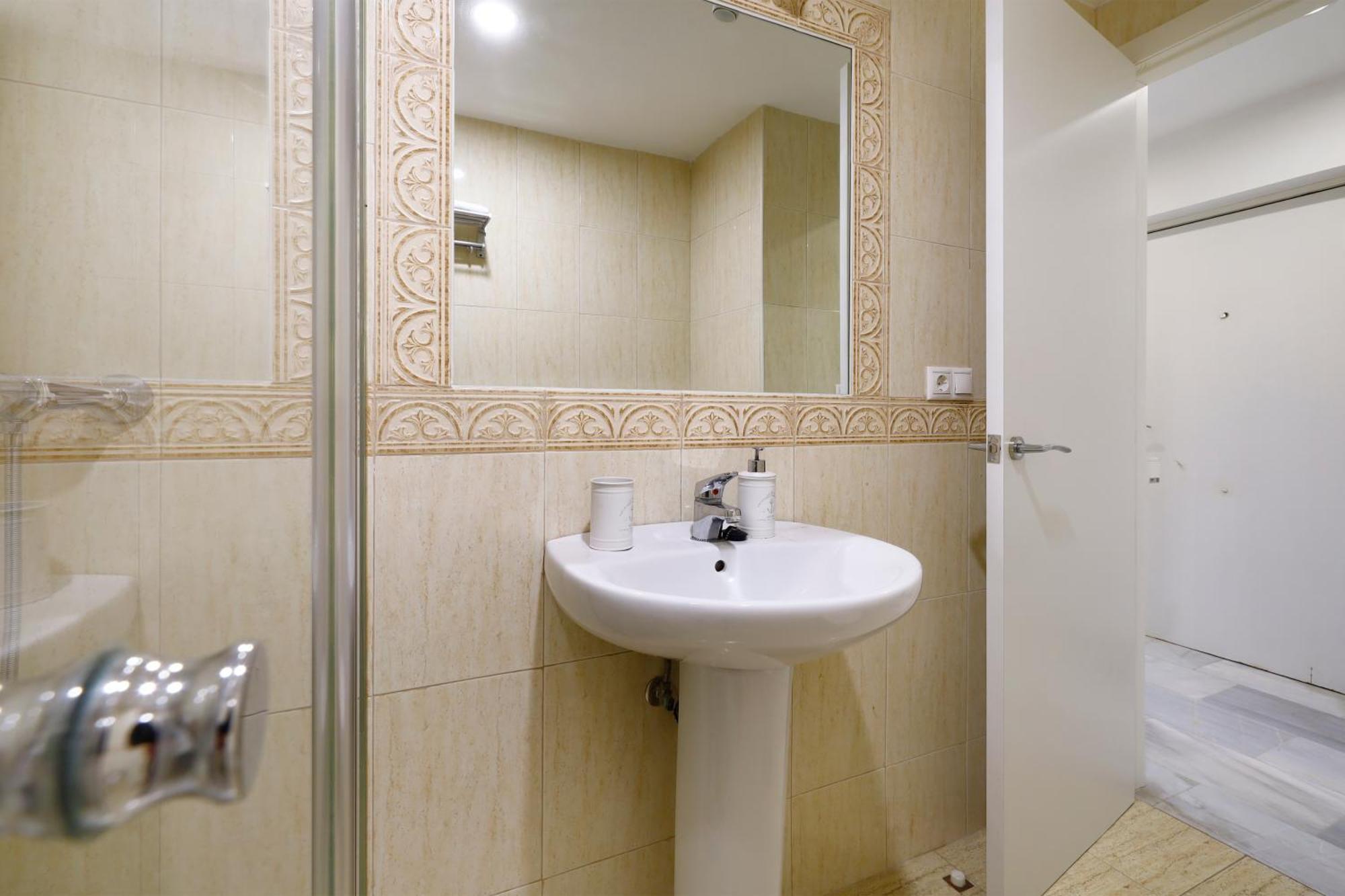 Apartamento Encanto En La Juderia: Con Patio *