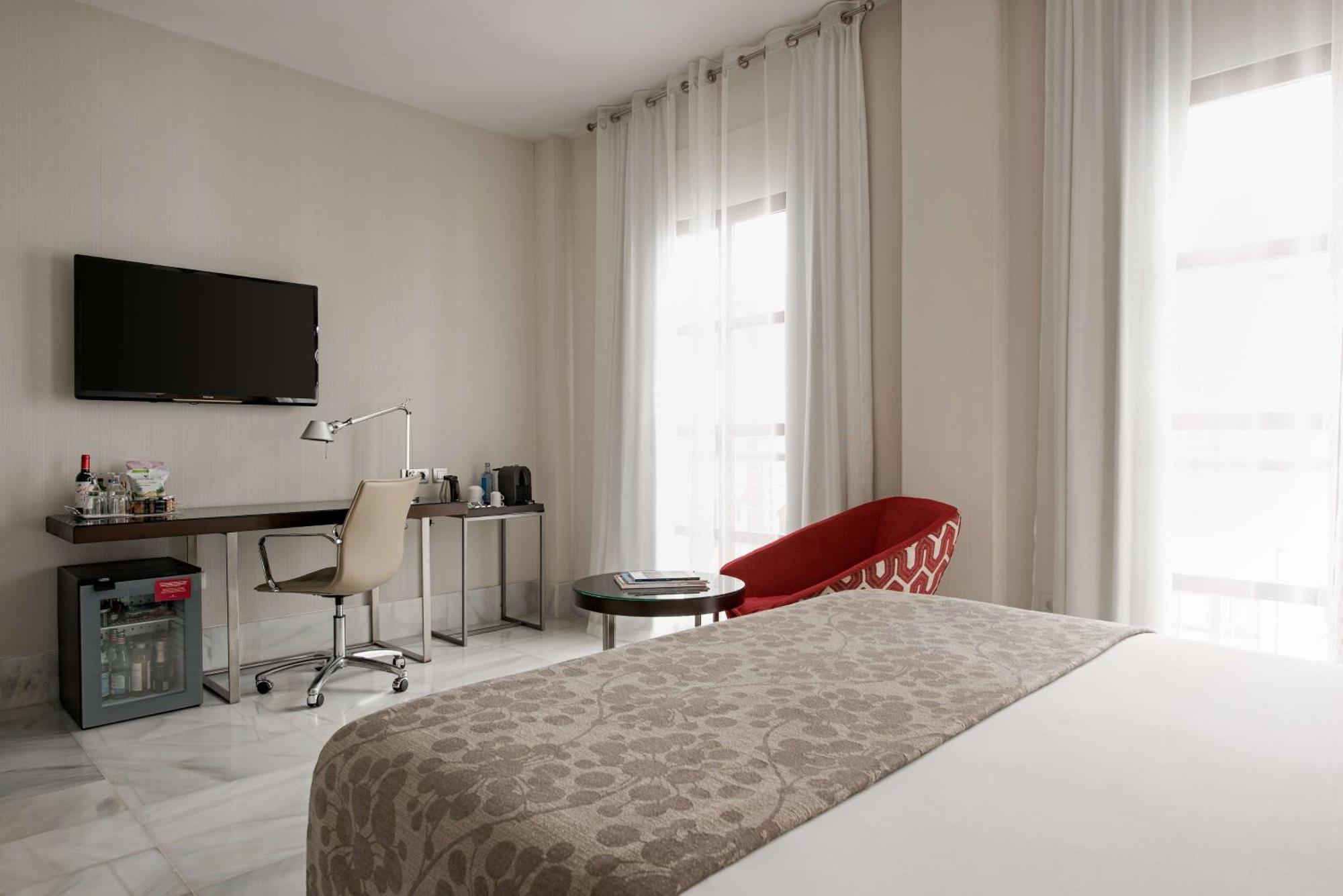 Hotel Nh Collection Amistad 4*