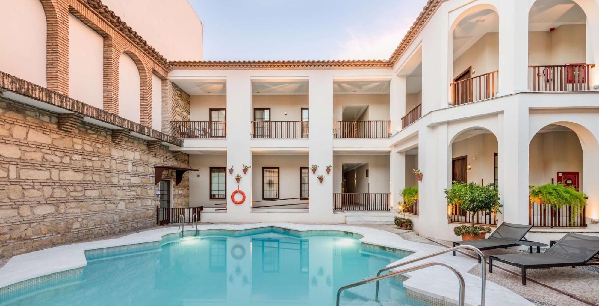 Nh Collection Amistad Hotel 4*