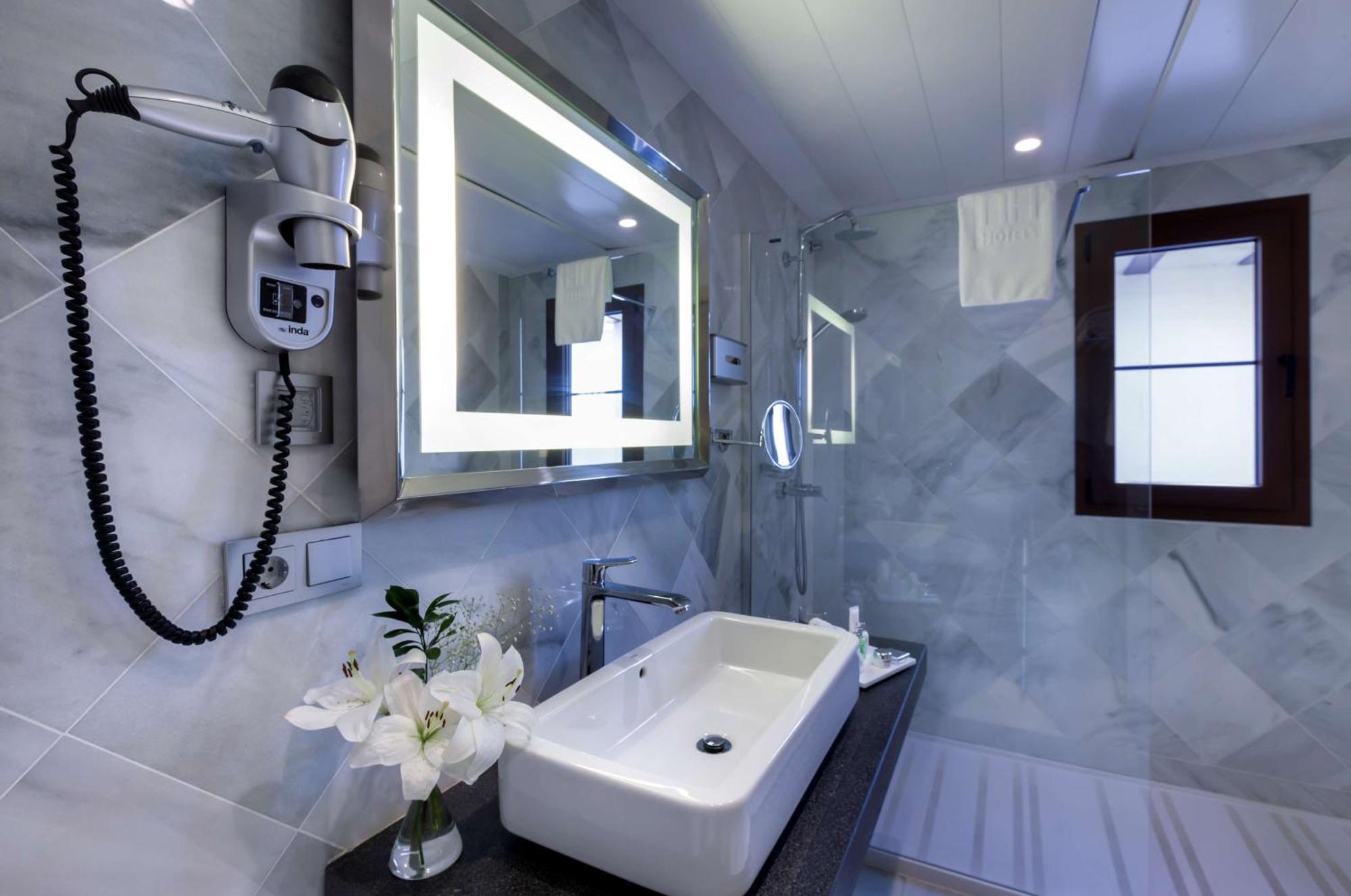 Hotel Nh Collection Amistad 4*