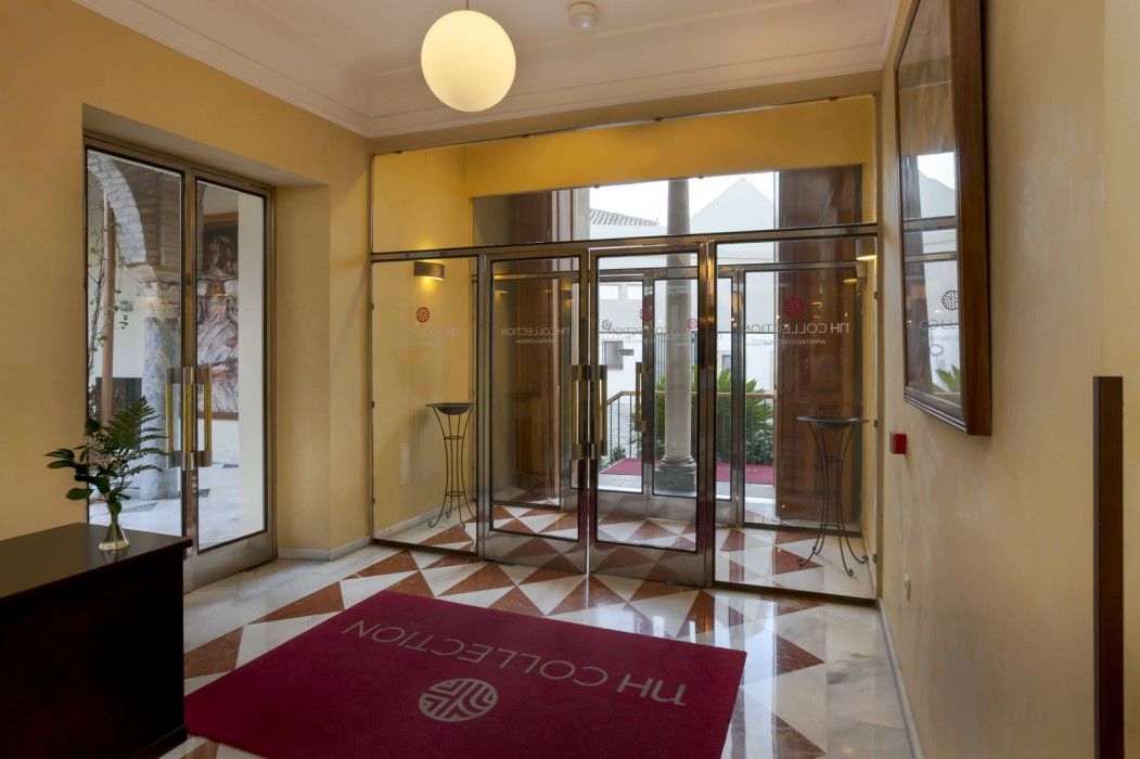 Nh Collection Amistad Hotel 4*