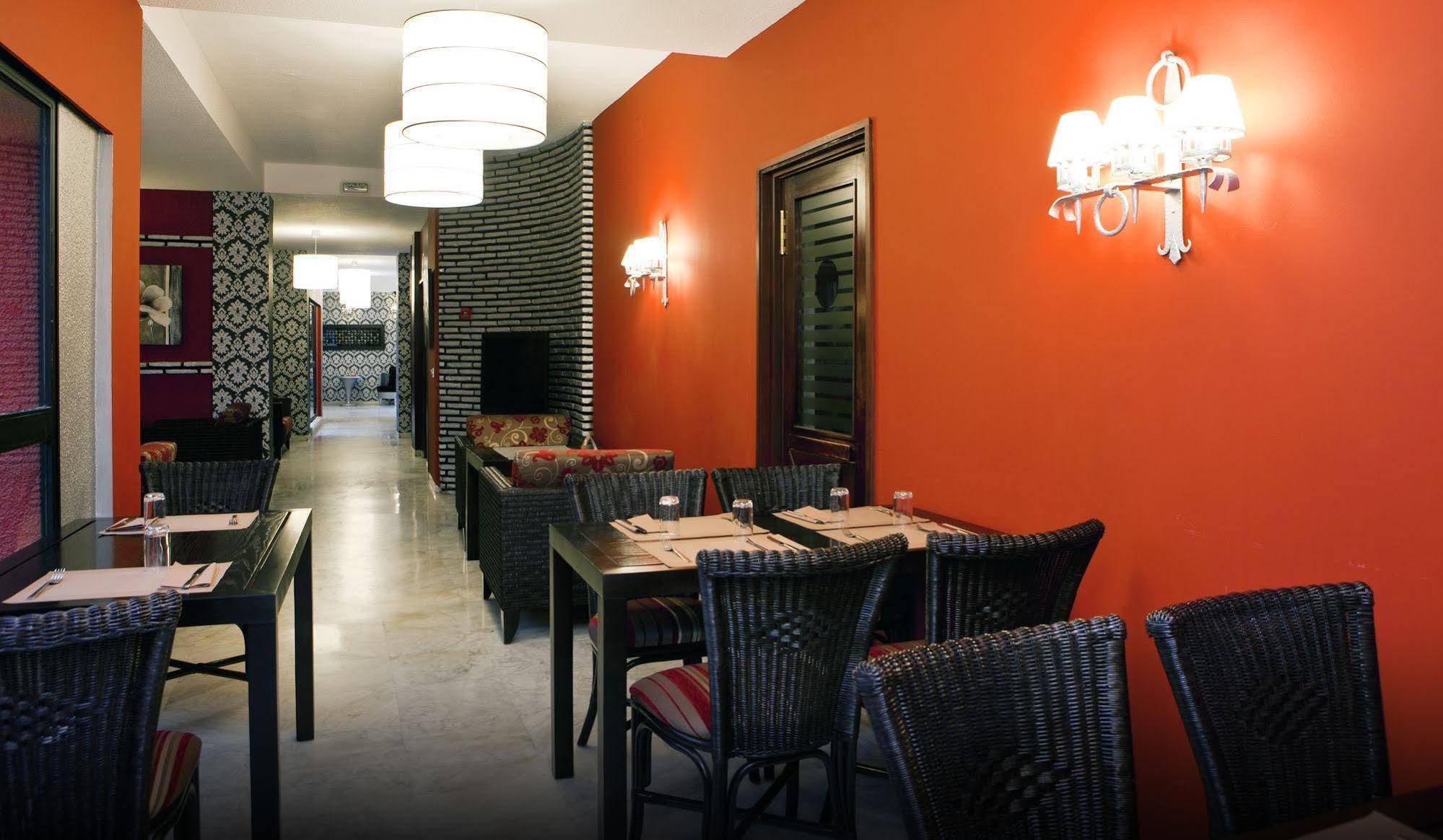 Hotel Colon 2*