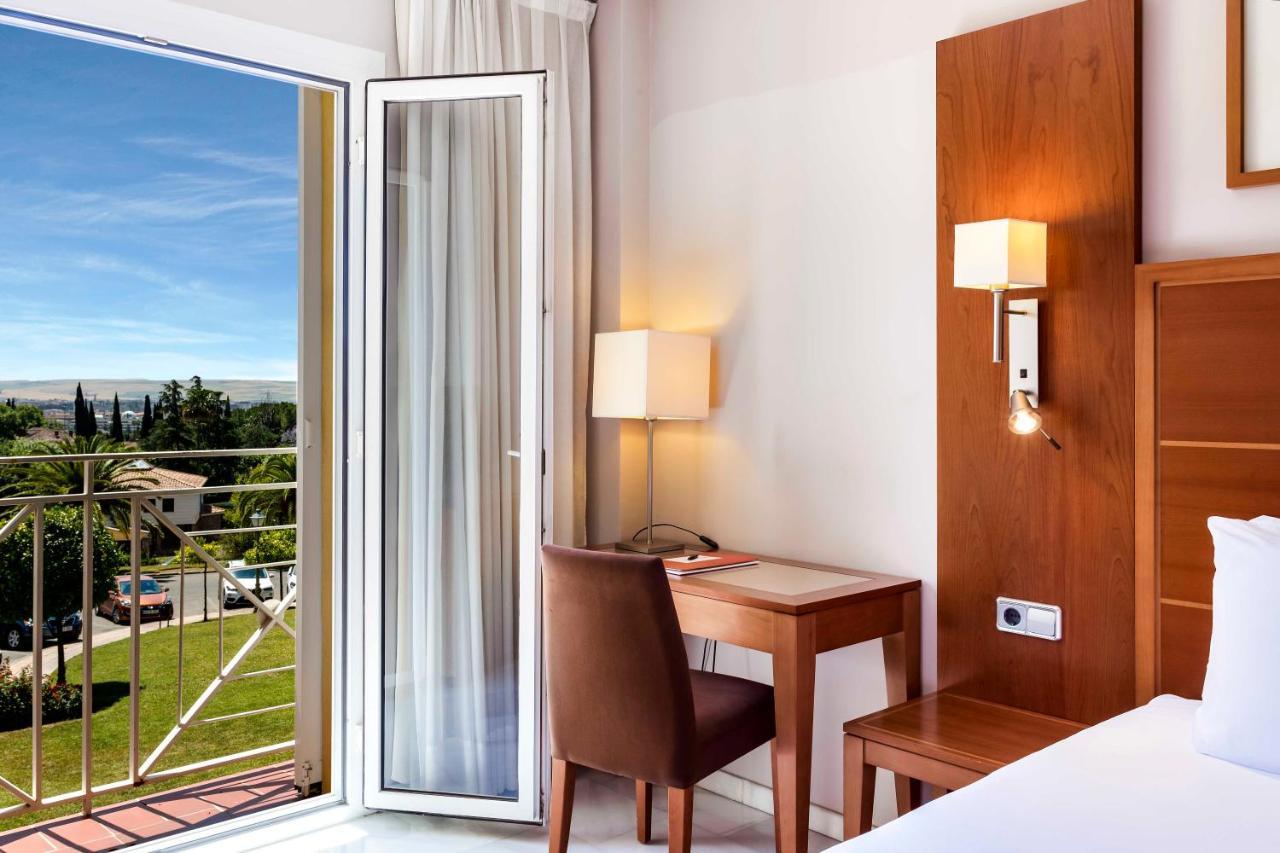 Hotel Exe Adelfas 4*