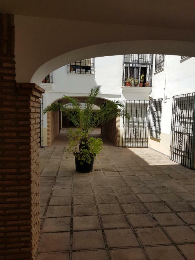 En Patios De San Basilio *