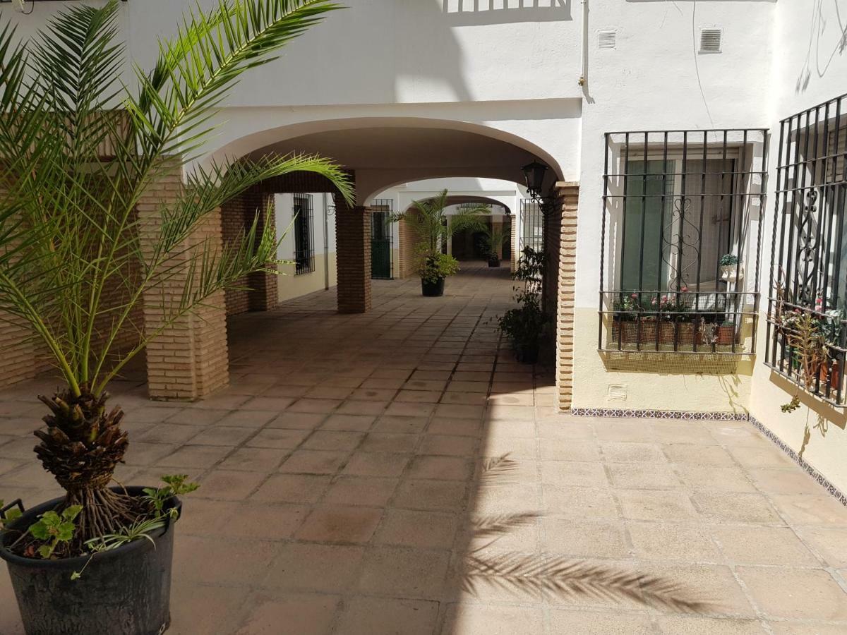 En Patios De San Basilio *