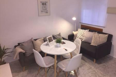 Aire Acondicionado, Wifi, Cerca De La Mezquita Apartamento