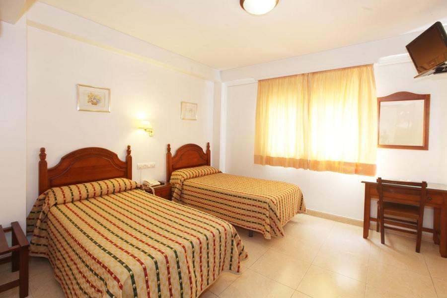 El Cisne Hotel 2*