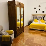 Apartamentos La Casa Del Azafran