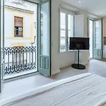 Cordoba Home Center Suites & Free Private Parking