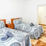 Beautiful Apartment In Cordoba With Kitchenette