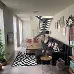 La Casa Nueva, Casa Moderna En Centro Historico