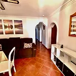 Casa 3 Habitaciones Con Piscina De Temporada Compartida Con Dos Estudios - - Jacuzzi Spa Consultar - Trassierra - 8Km De Cordoba -- Trassierrarooms