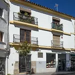 Moderno y céntrico apartamento en Tesoro 6
