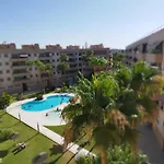 Apartamento En Urbanizacion De Lujo Con Piscina, Gimnasio Y Spa Aparcamiento Gratis En La Zona