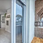Apto Vallellano Junto Al Casco Historico & Parking Incluido