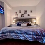 Amplio Apartamento Familiar Con Parking Privado En Pleno Centro De Cordoba