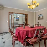 Casa con patio María Auxiliadora