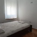 Piso Dos Dormitorios Junto Plaza Colon