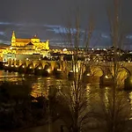 Plaza Andalucia Apartment -A 10Min Caminando Del Puente Romano
