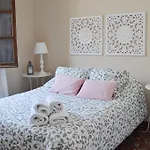 Bonito Apartamento Junto Al Palacio De Viana