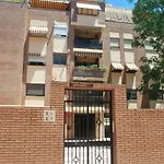 Piscina Y Parking Incluidos, Amplio Piso En Av. Manolete