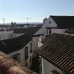 A Escasos Metros De La Mezquita