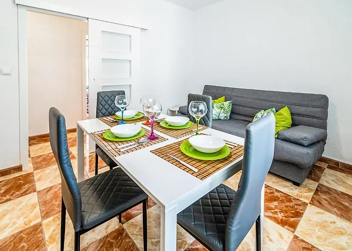 Beautiful Apartment In Cordoba With Kitchenette