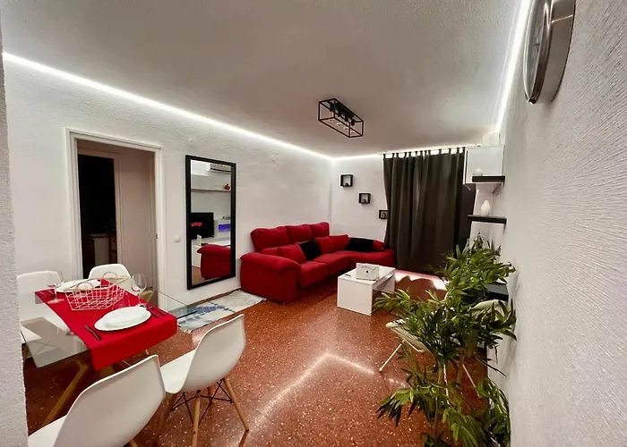 Amplio Apartamento Familiar Con Parking Privado En Pleno Centro De Cordoba