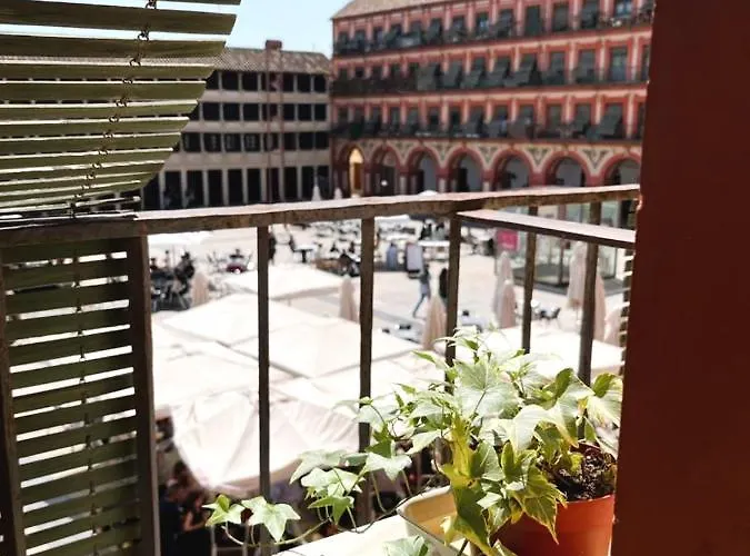 Casa En Plaza De La Corredera Con Balcon