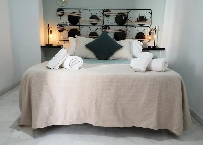 Sunny Holiday Apartment In The Historic Centre- Private Parking