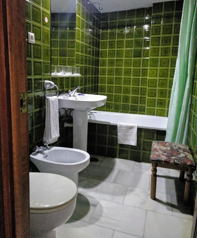 Albucasis Hotel 2*