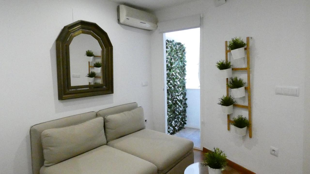 Azhar Apartment *
