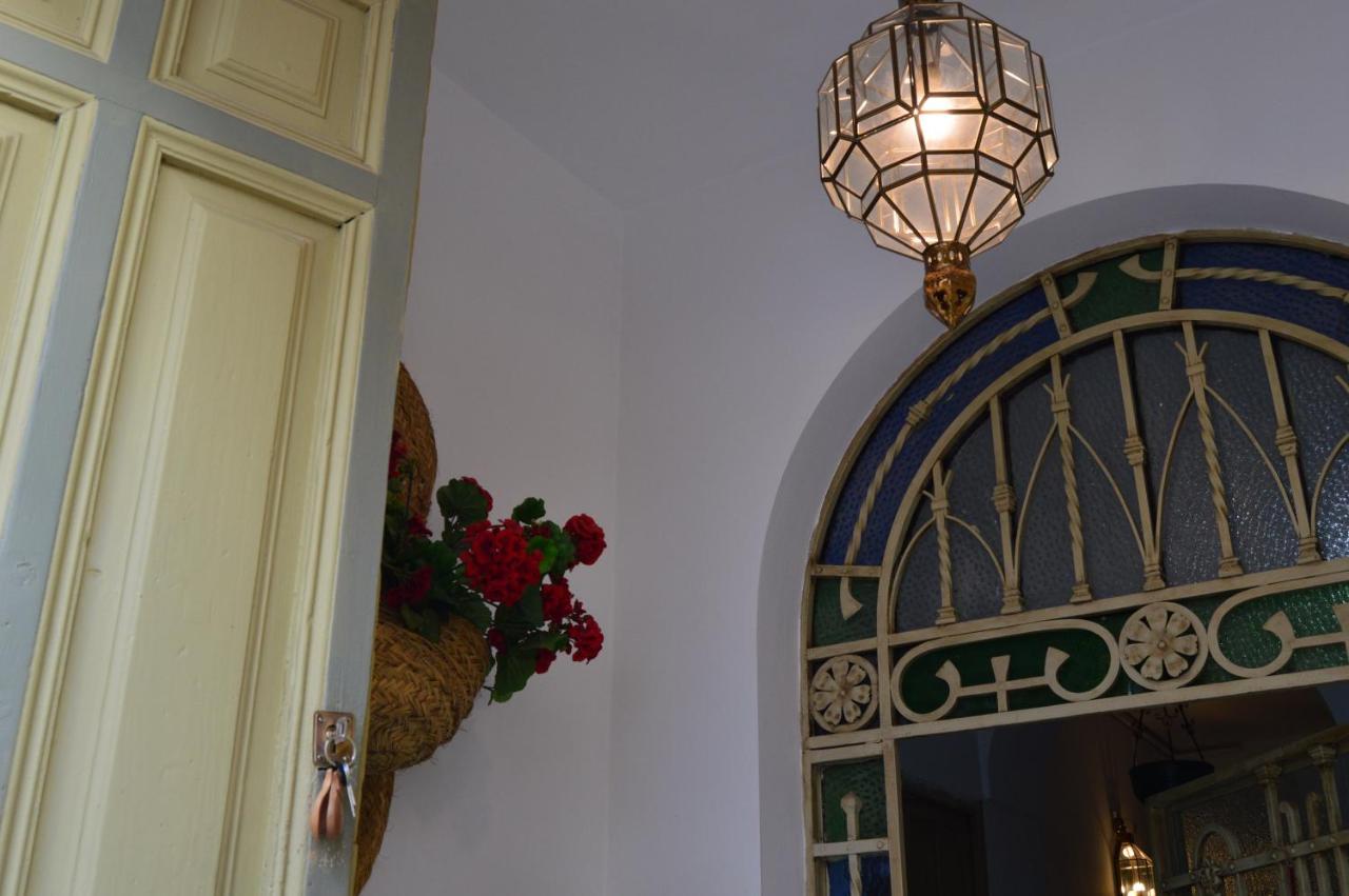 Con Encanto En Casa De Patio