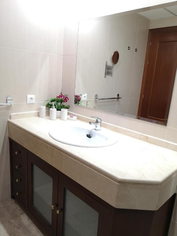 Spectacular Views. New With Free Parking Apartamento *