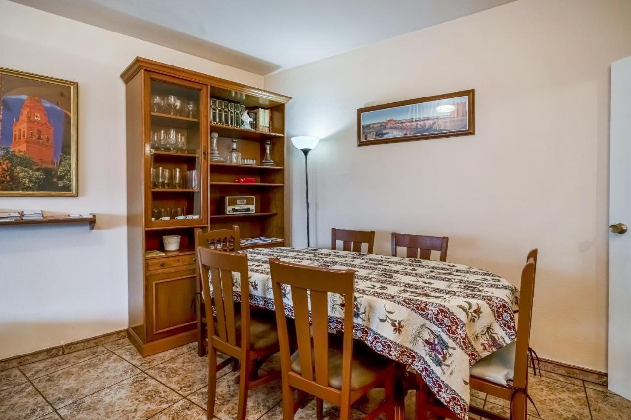 Apartamento En Casco Antiguo De *